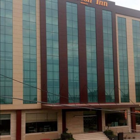 Clarion Inn Sevilla Panchkula Exterior foto